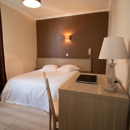 Hotel Pacific كاليه المظهر الخارجي الصورة