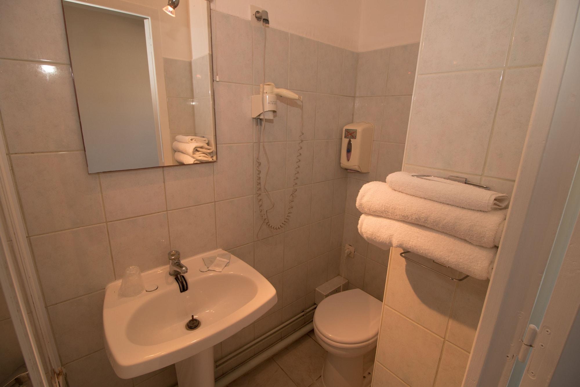 Hotel Pacific كاليه المظهر الخارجي الصورة