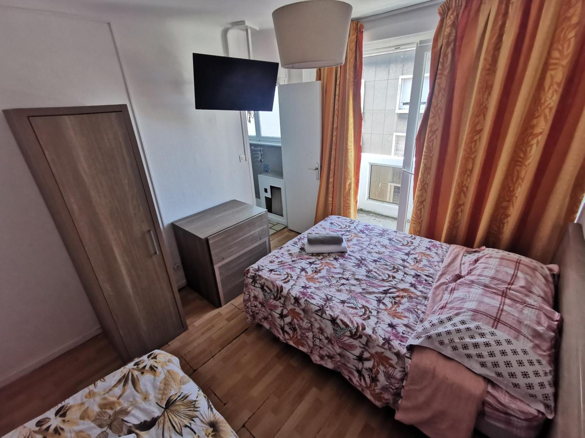 Hotel Pacific كاليه المظهر الخارجي الصورة