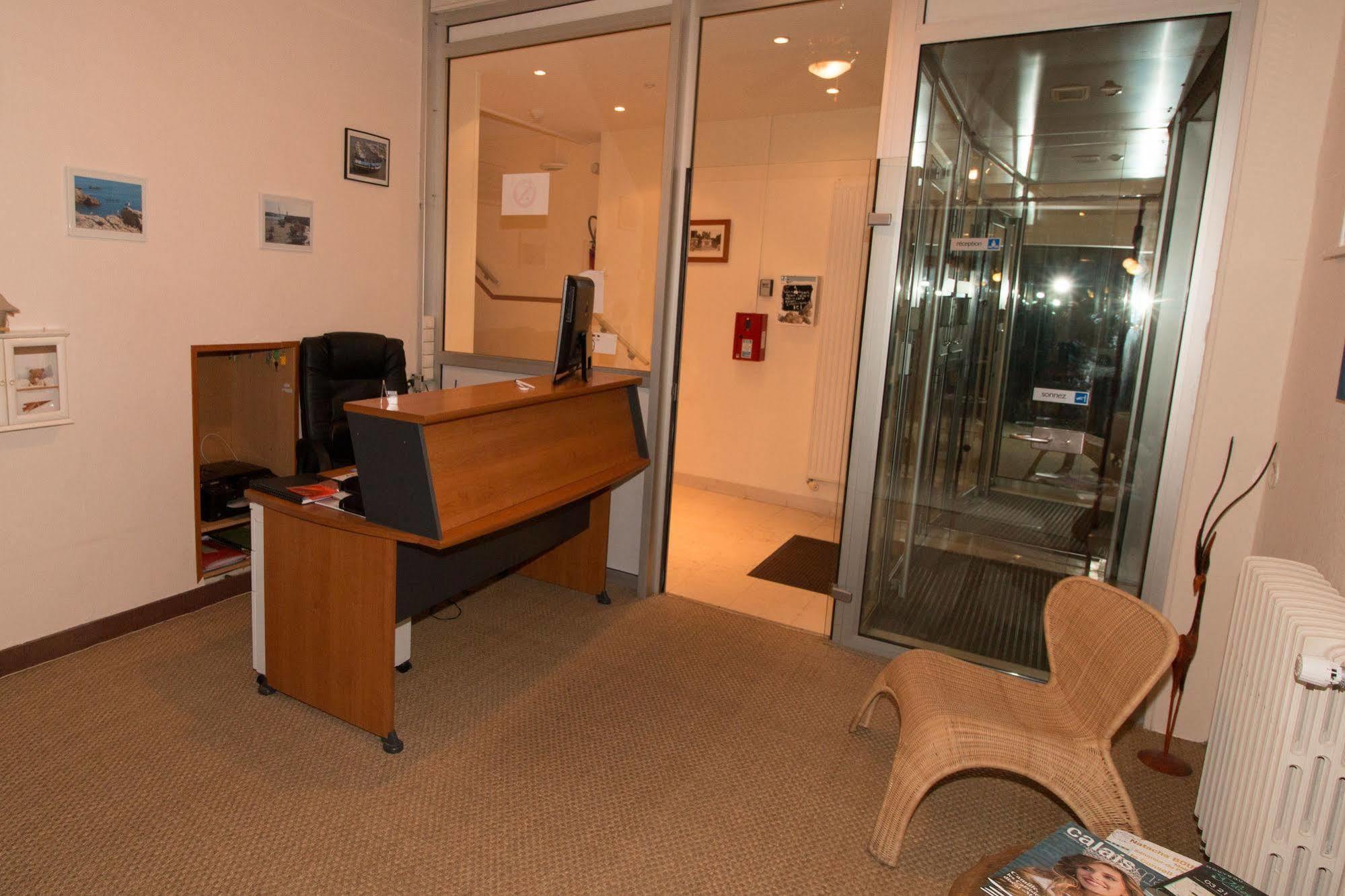 Hotel Pacific كاليه المظهر الخارجي الصورة